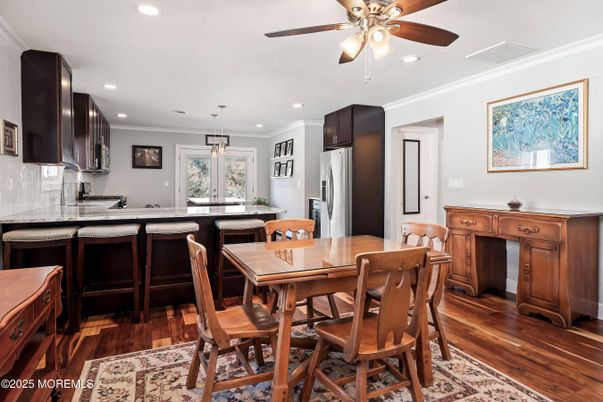 Dining room, Interior, Kitchen, Pendant Lights, Recessed Lighting, Wood Texture Flooring