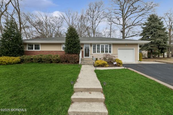 Attached, Exterior, Facade, Ranch