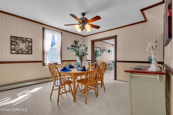 Dining room, Interior