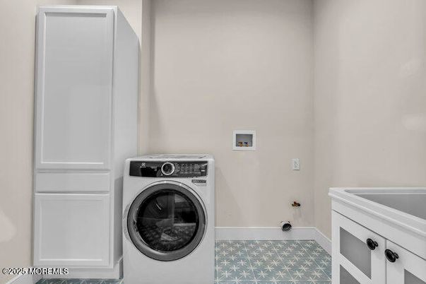 Interior, Washer