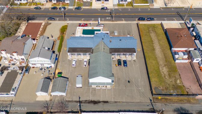 Exterior, Drone
