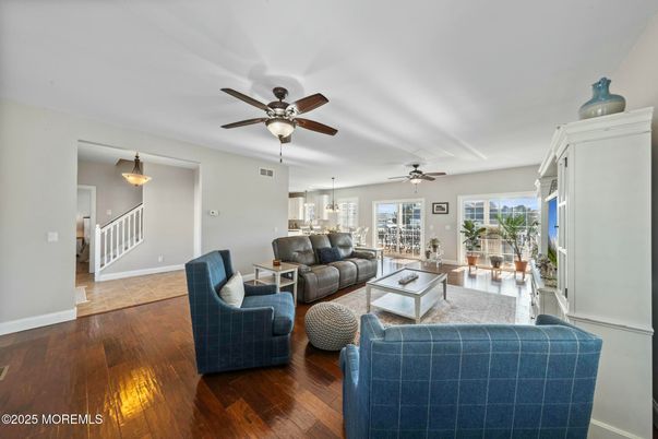 Interior, Living room, Pendant Lights, Wood Texture Flooring