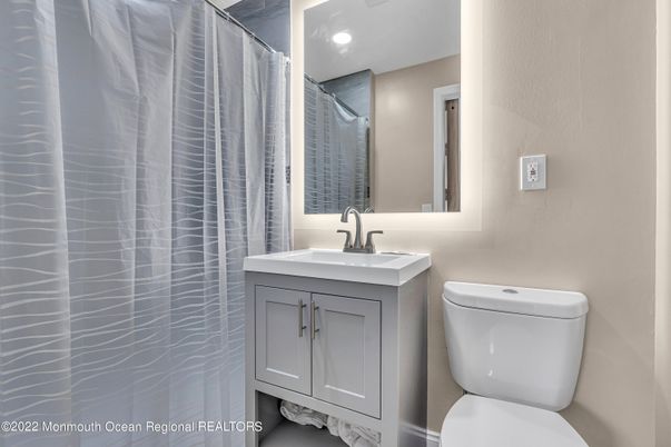 Bathroom, Interior, Recessed Lighting