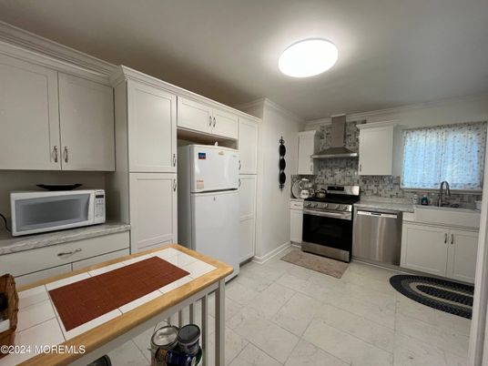 Interior, Kitchen, Stainless Steel Appliances