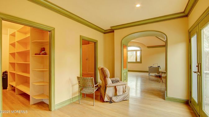 Interior, Recessed Lighting, Wood Texture Flooring