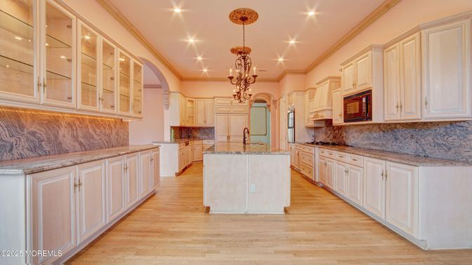 Chandelier, Interior, Kitchen, Recessed Lighting, Wood Texture Flooring