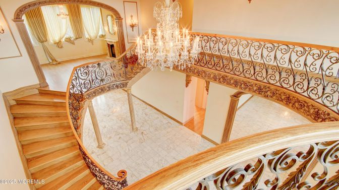 Chandelier, Interior