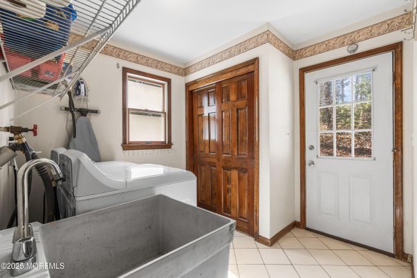 Interior, Washer