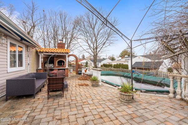 Exterior, Fireplace, Pool