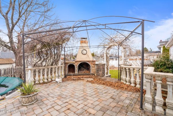 Exterior, Fireplace