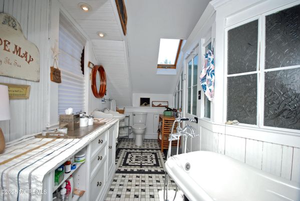 Bathroom, Interior, Recessed Lighting