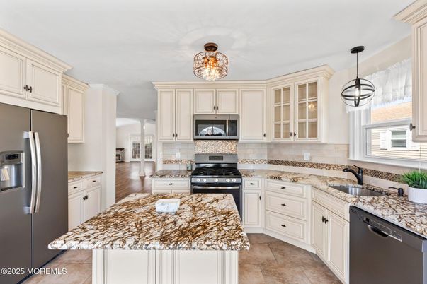 Interior, Kitchen, Pendant Lights, Stainless Steel Appliances