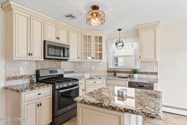 Interior, Kitchen, Pendant Lights, Stainless Steel Appliances