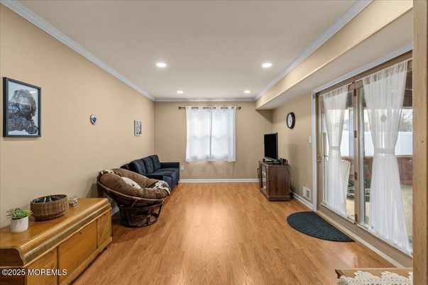 Interior, Recessed Lighting, Wood Texture Flooring