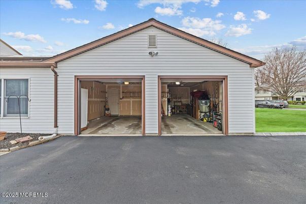 Detached Garage, Exterior