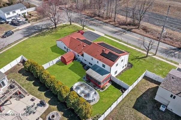 Exterior, Drone