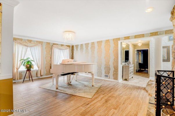 Chandelier, Interior, Piano, Recessed Lighting, Wood Texture Flooring