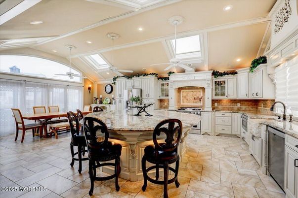 Dining room, Interior, Kitchen, Pendant Lights, Recessed Lighting, Stainless Steel Appliances