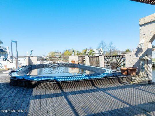 Exterior, Hot Tub