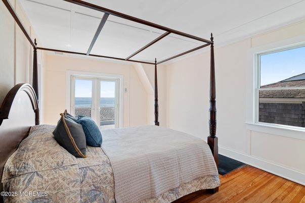 Bedroom, Interior, Water, Wood Texture Flooring