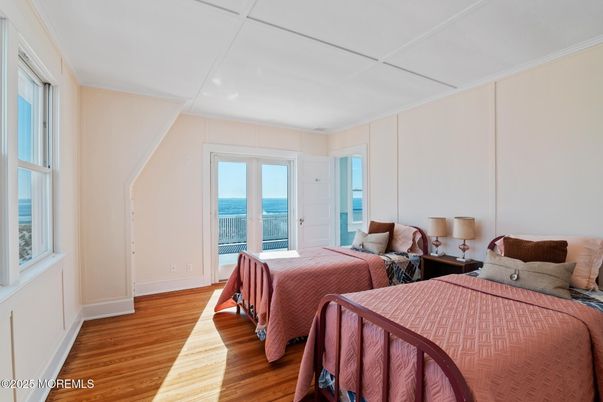 Bedroom, Interior, Water, Wood Texture Flooring