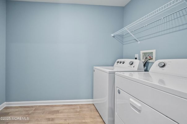 Interior, Utility Closets, Washer, Wood Texture Flooring