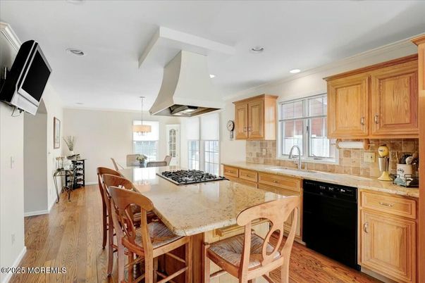 Dining room, Interior, Kitchen, Pendant Lights, Recessed Lighting, Wood Texture Flooring