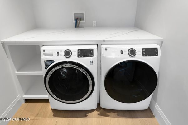 Interior, Utility Closets, Washer, Wood Texture Flooring