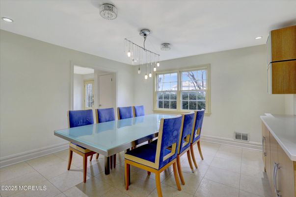 Dining room, Interior, Pendant Lights, Recessed Lighting