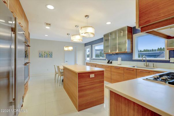 Dining room, Interior, Kitchen, Pendant Lights, Recessed Lighting, Stainless Steel Appliances