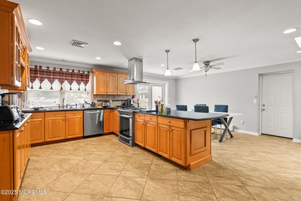 Dining room, Interior, Kitchen, Pendant Lights, Recessed Lighting, Stainless Steel Appliances