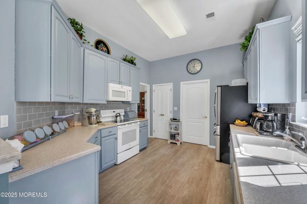 Interior, Kitchen, Wood Texture Flooring
