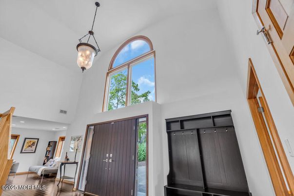 Interior, Pendant Lights, Wood Texture Flooring