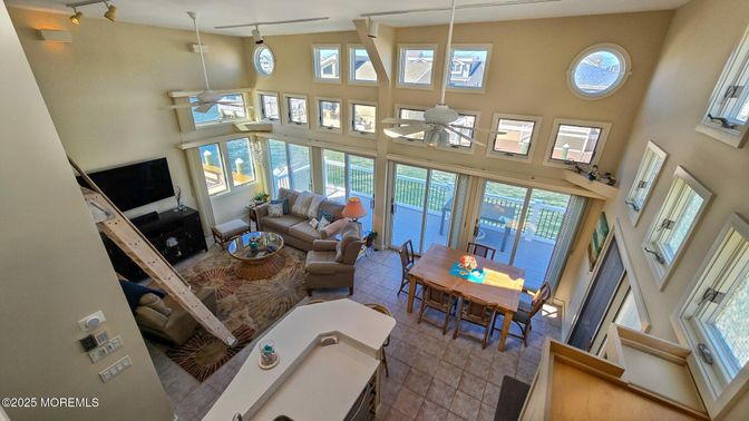 Dining room, Interior, Living room, Pendant Lights