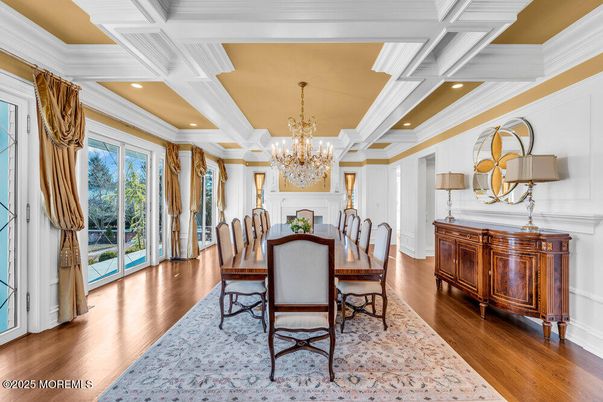 Chandelier, Dining room, Interior, Recessed Lighting, Wood Texture Flooring