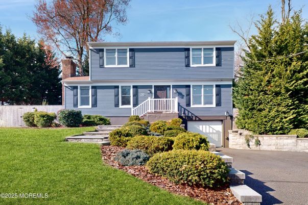 Attached, Exterior, Facade, Raised Ranch