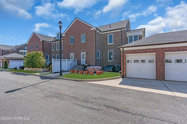 Attached, Exterior, Facade, Brick Facade, Rowhouse