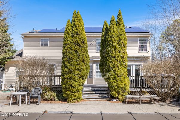 Exterior, Facade, Solar Panels, American Foursquare