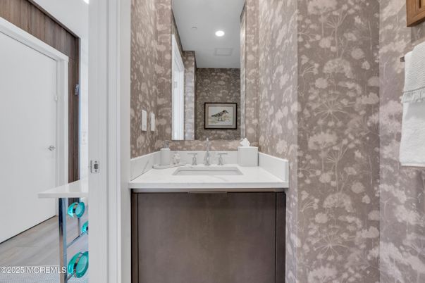 Bathroom, Interior, Recessed Lighting, Wood Texture Flooring