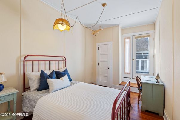 Bedroom, Interior, Pendant Lights, Wood Texture Flooring