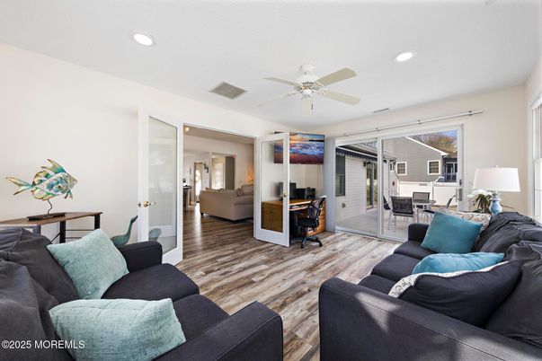 Interior, Living room, Recessed Lighting, Wood Texture Flooring