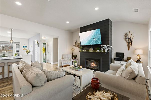 Fireplace, Interior, Living room, Pendant Lights, Recessed Lighting, Wood Texture Flooring