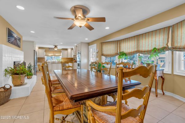 Dining room, Interior, Kitchen, Recessed Lighting