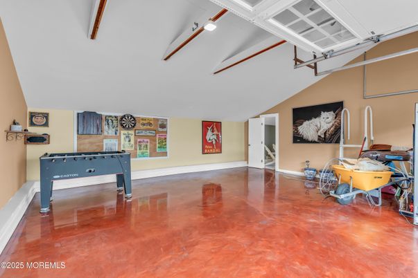 Garage, Interior