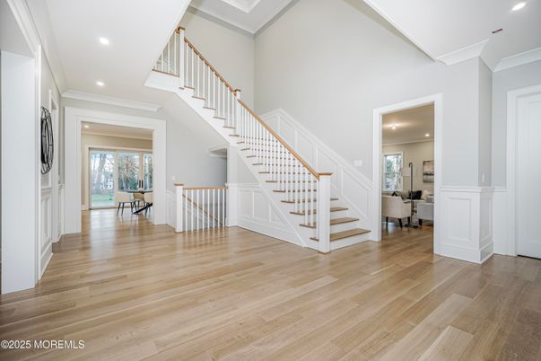 Interior, Recessed Lighting, Wood Texture Flooring