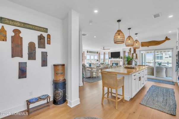 Dining room, Interior, Kitchen, Pendant Lights, Recessed Lighting, Wood Texture Flooring