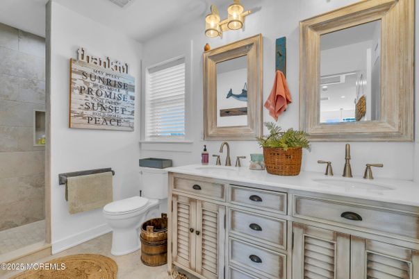 Bathroom, Dual Sink Vanities, Interior