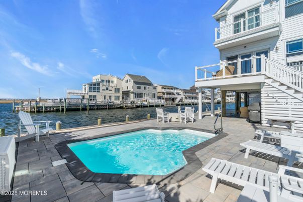 Exterior, Lake, Pool