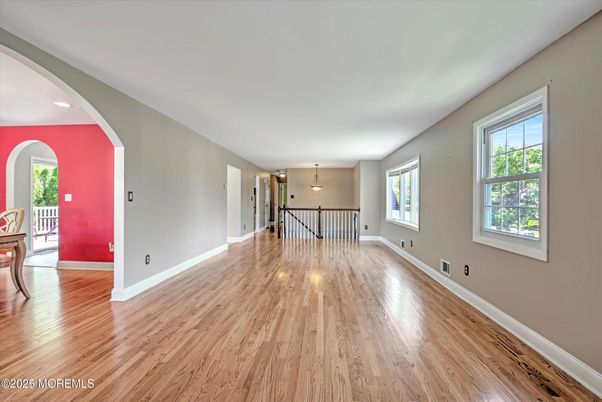 Interior, Pendant Lights, Recessed Lighting, Wood Texture Flooring