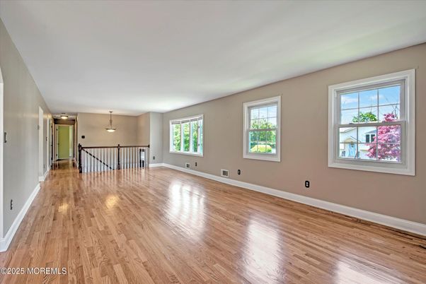 Empty room, Interior, Pendant Lights, Wood Texture Flooring